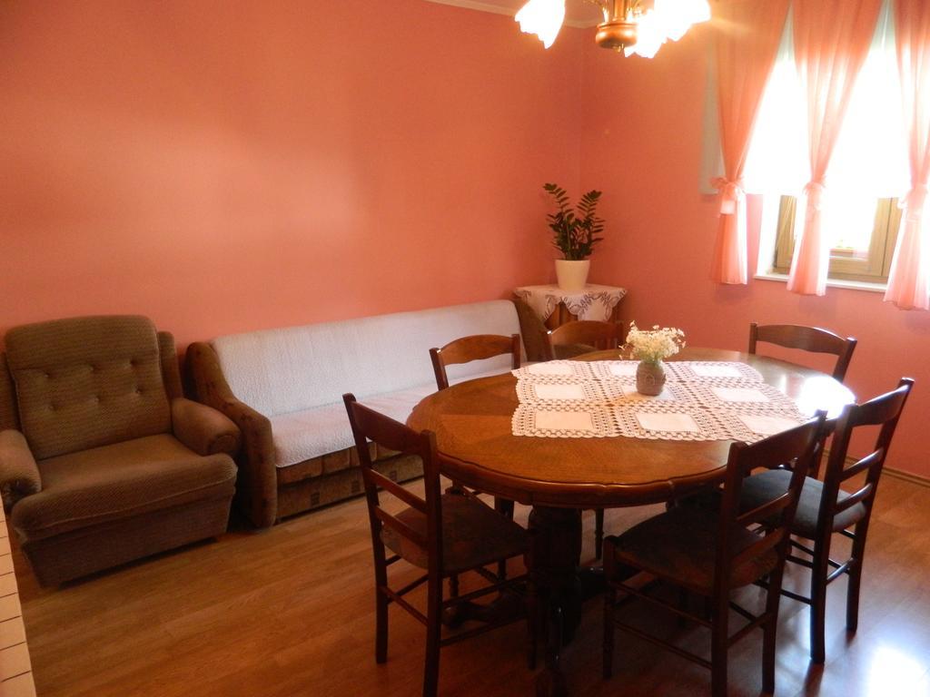 Vacation Home Kuca Za Odmor Красно-Поле Экстерьер фото